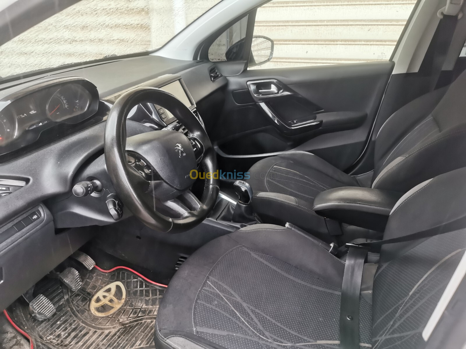 Peugeot 208 2015 208