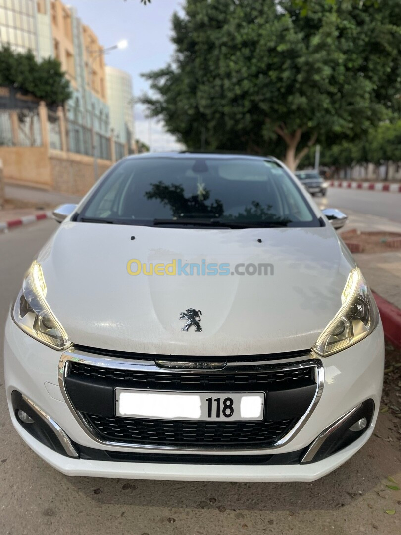 Peugeot 208 2018 Allure