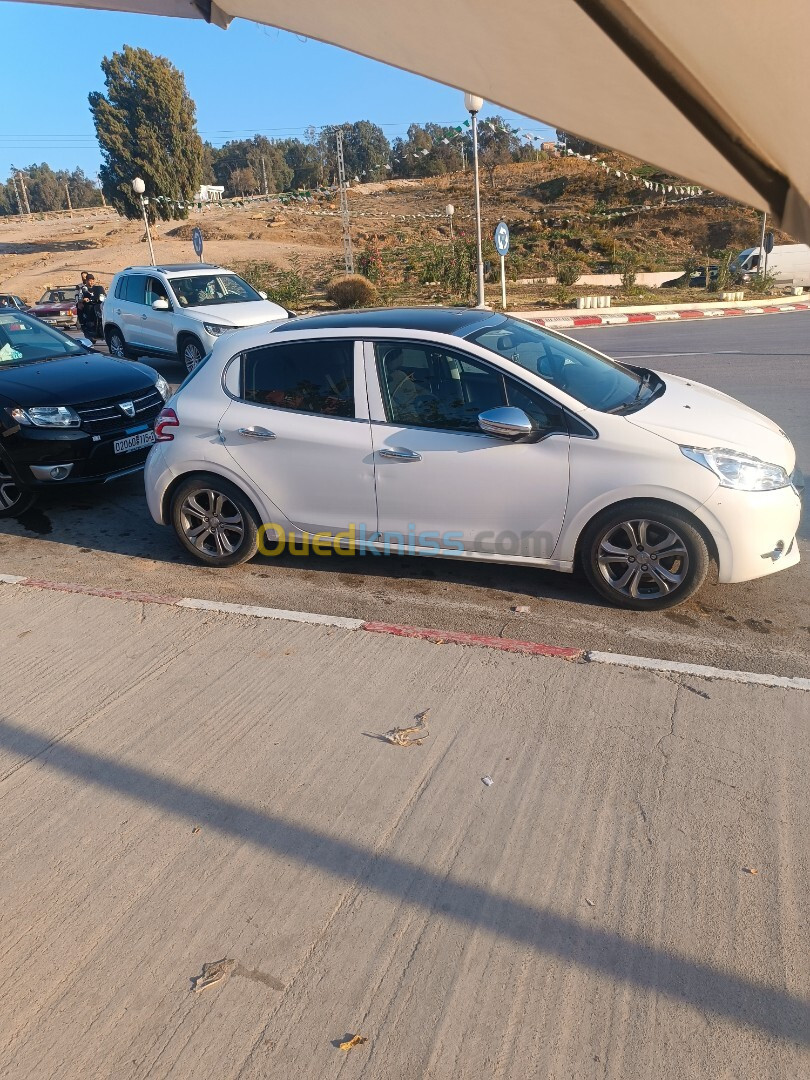 Peugeot 208 2015 Allure