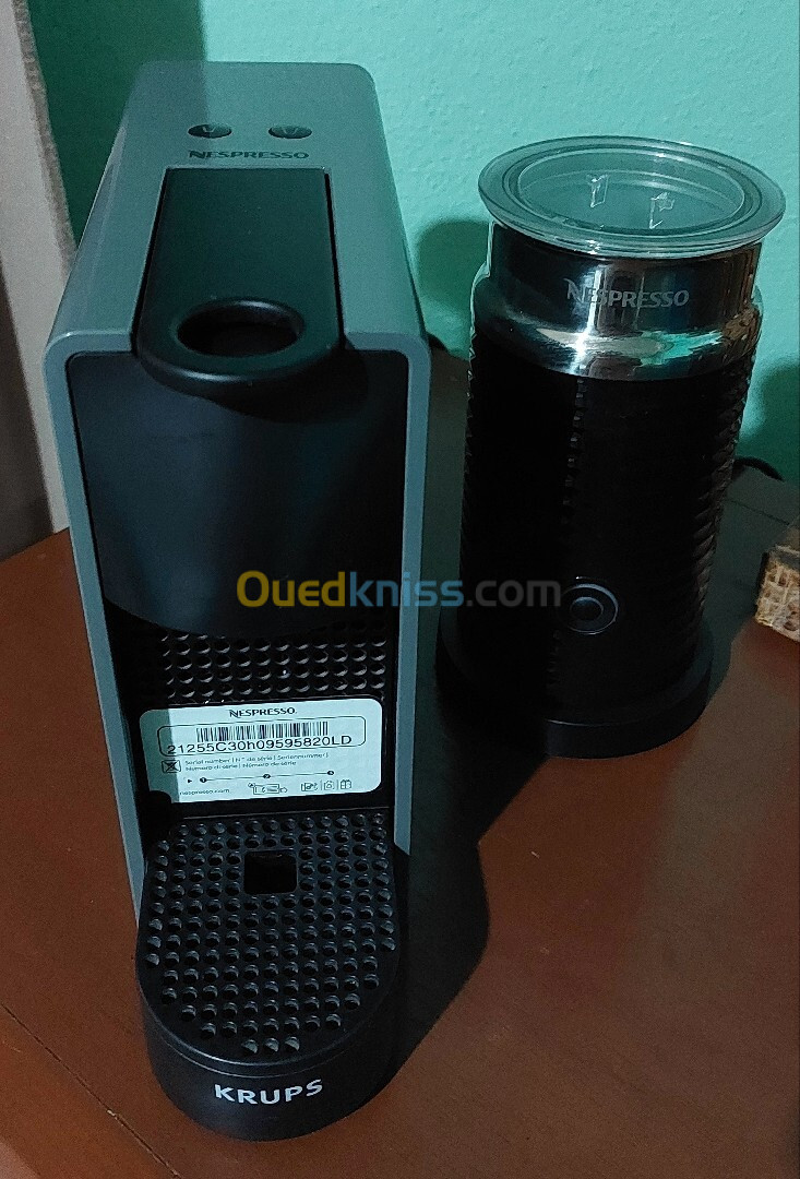 Machine à Café Nespresso Krups Essenza Mini Noir Cafetière à Capsules + AEROCCINO 3