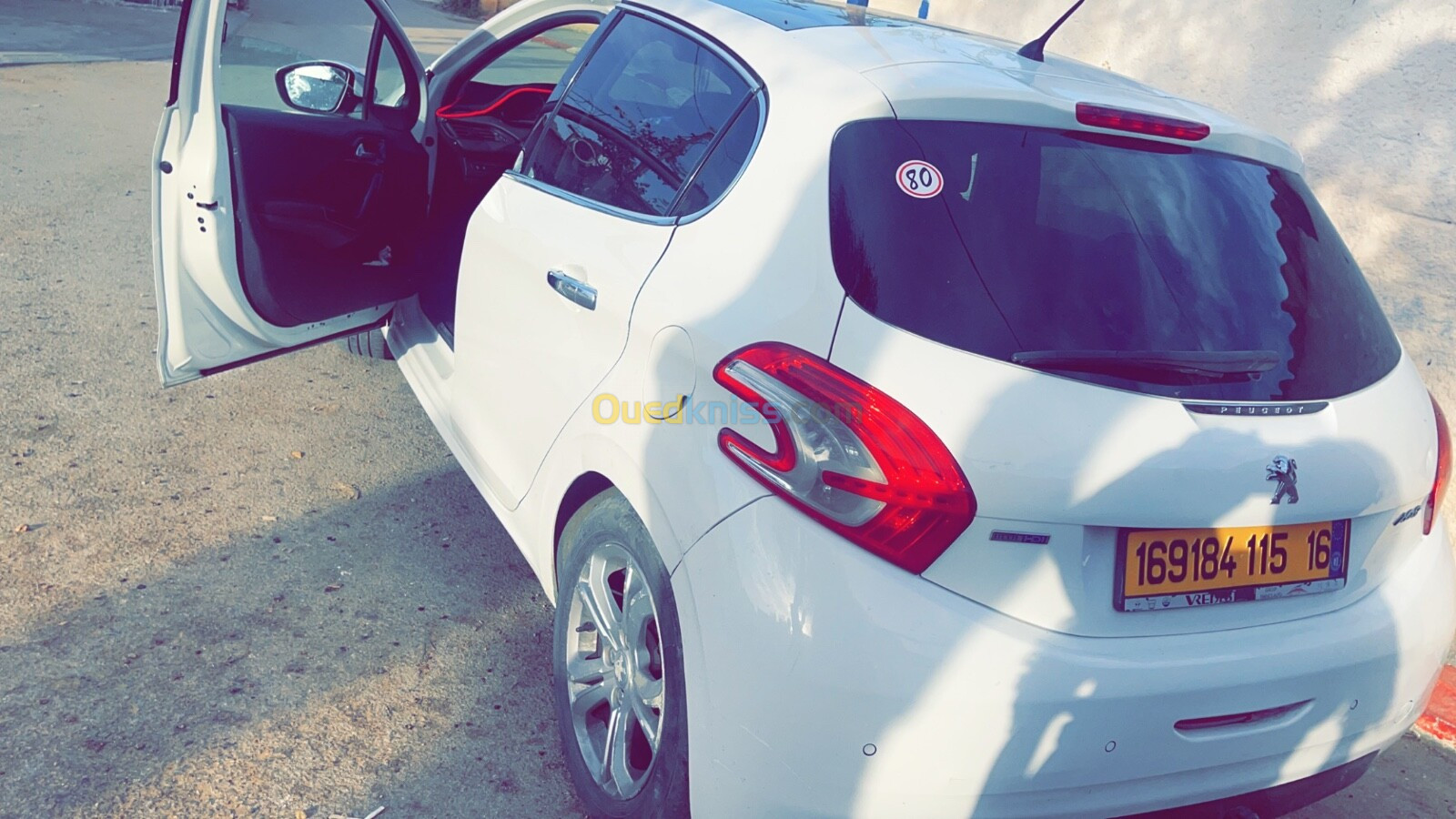 Peugeot 208 2015 208