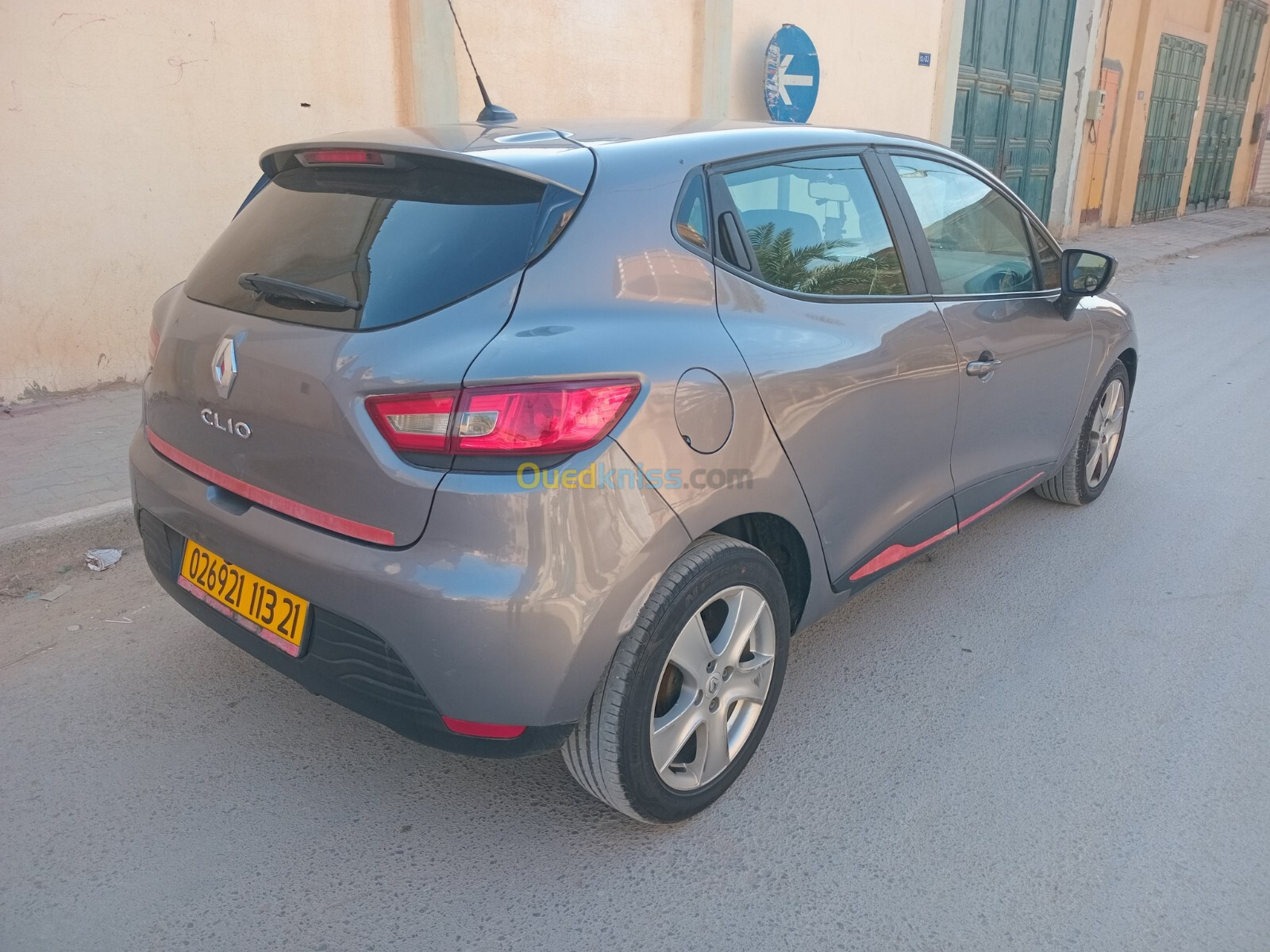 Renault Clio 4 2013 N 2 ESSENCE