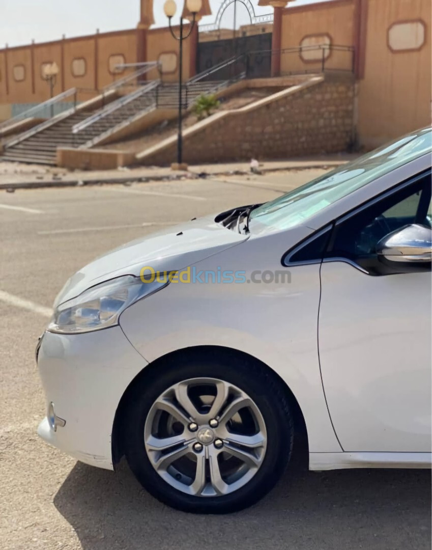 Peugeot 208 2014 Allure