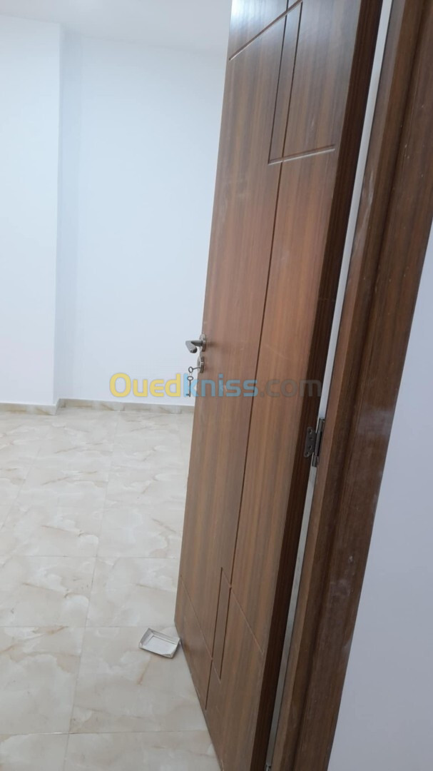 Location Appartement F4 Alger Ain benian