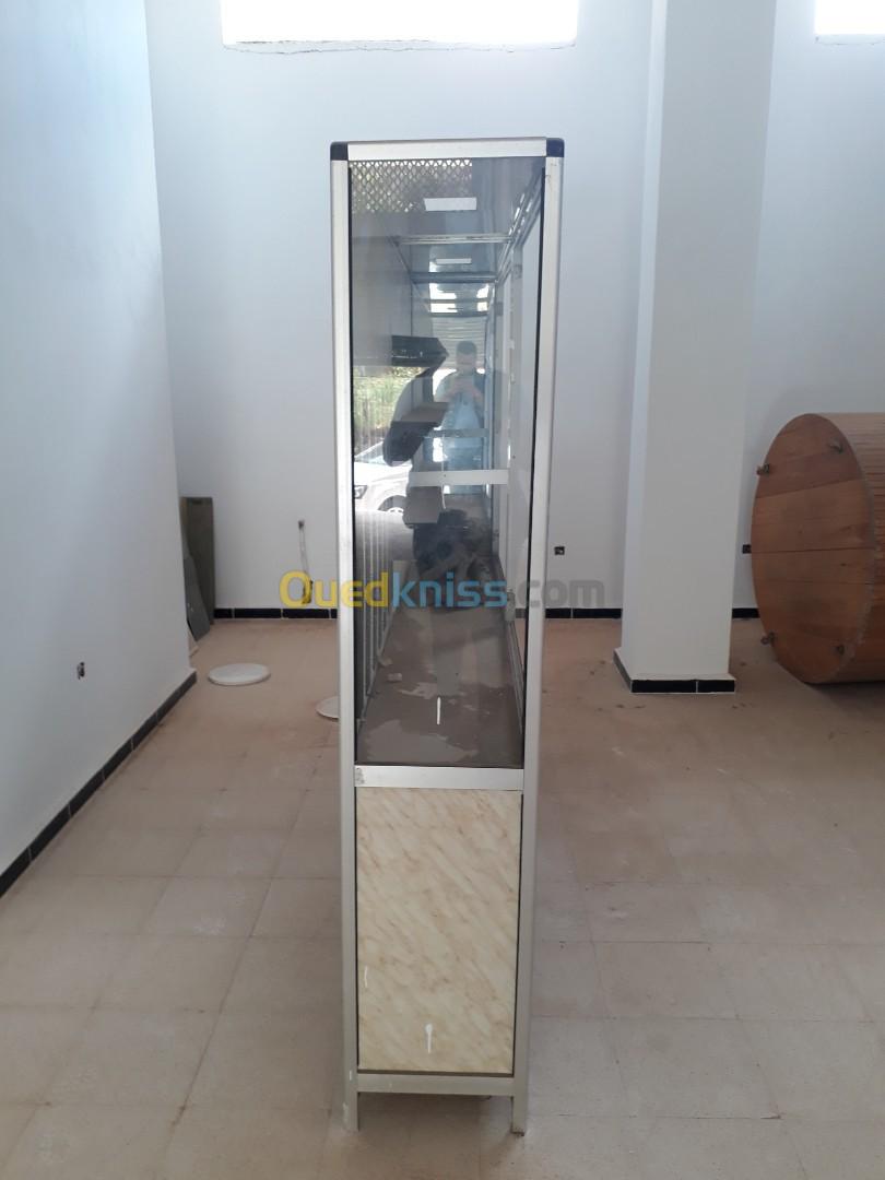 Vitrine en aluminium 