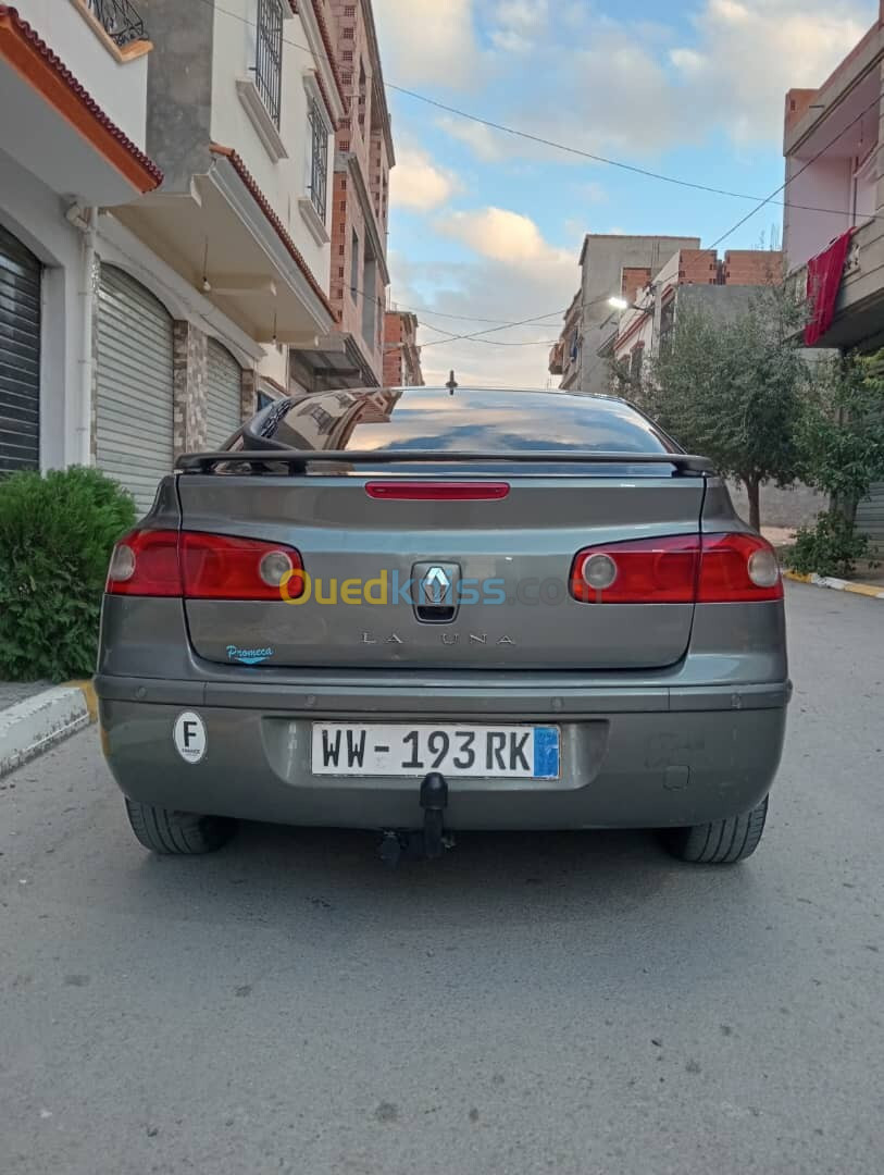 Renault Laguna 2 2001 Paris initial