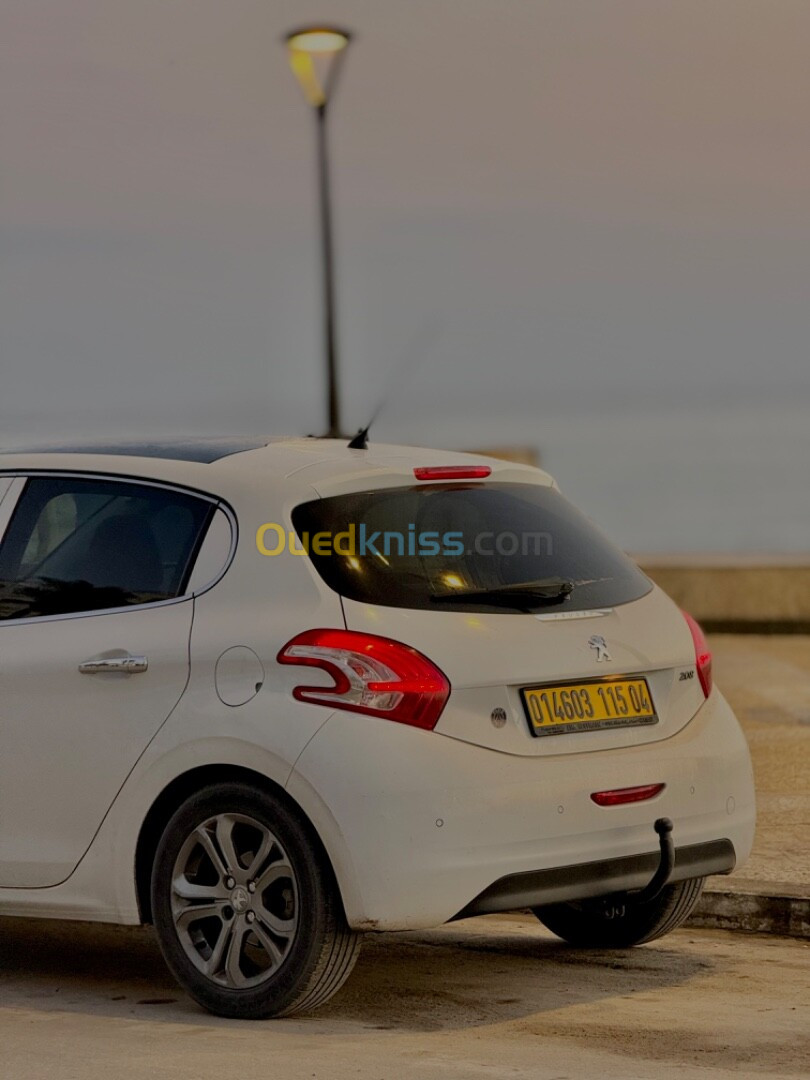 Peugeot 208 2015 Allure