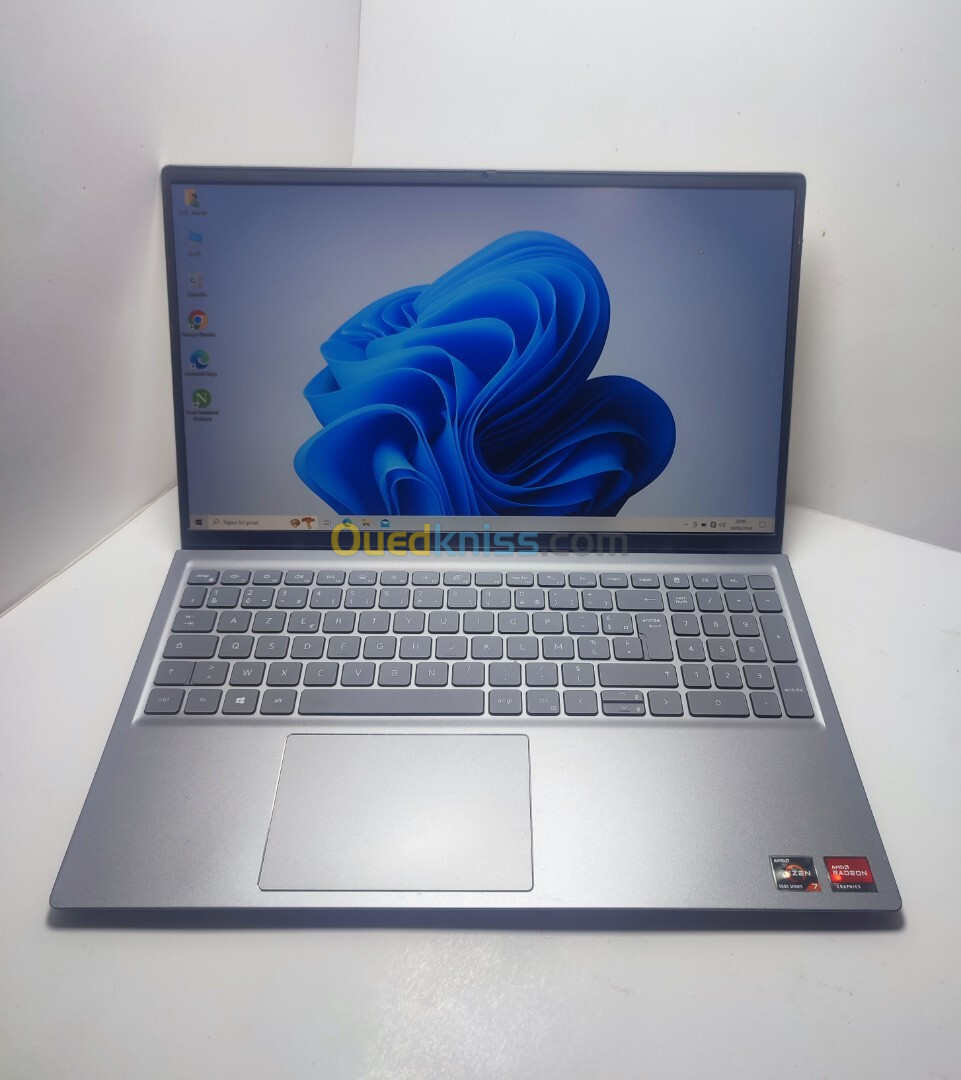 Dell inspiron RYZEN 7 5700U AMD Radeon graphics SSD NVMe 256GB RAM 8GB