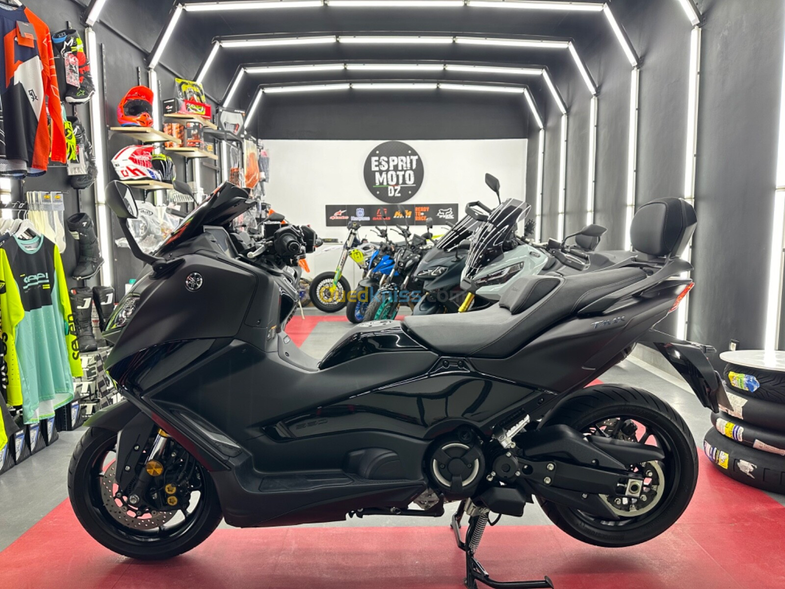 YAMAHA TMAX 562 2024