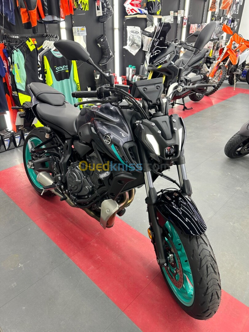 YAMAHA MT07 DÉBRIDÉ 2024