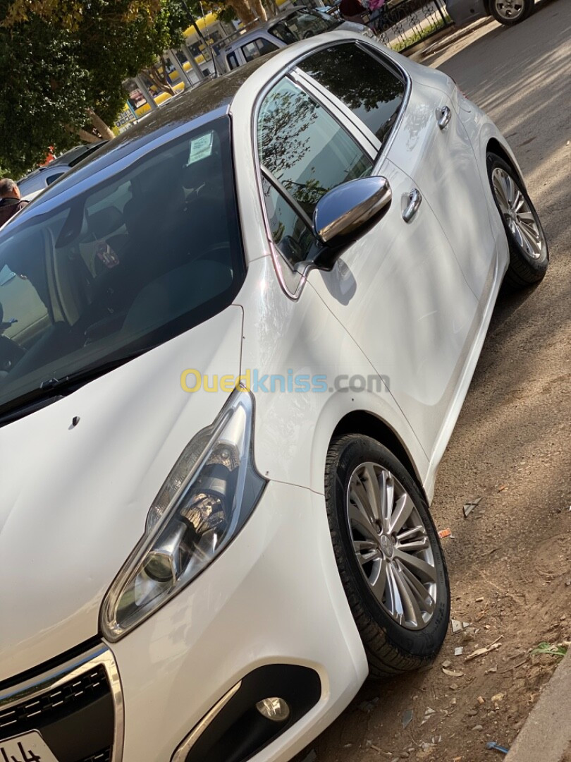 Peugeot 208 2016 Allure Facelift