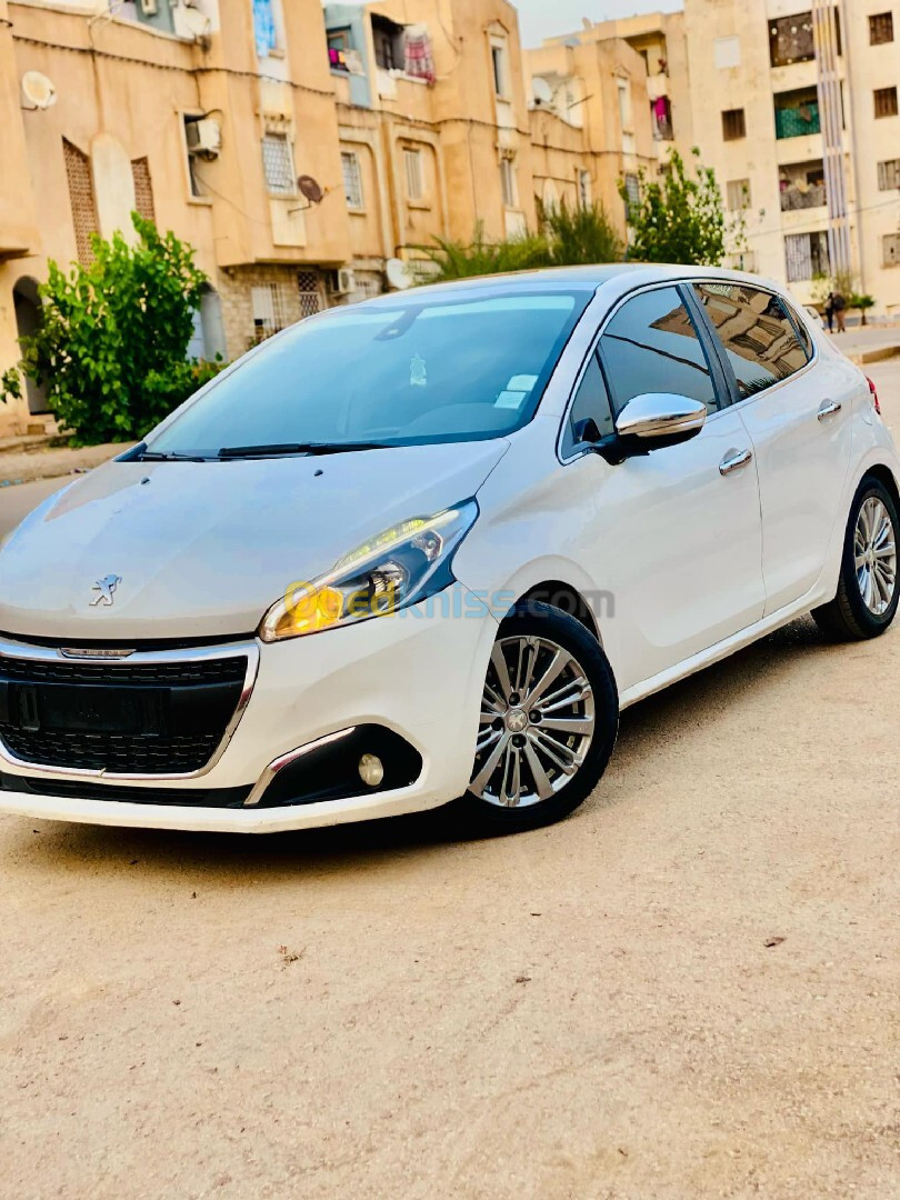 Peugeot 208 2015 Allure Facelift