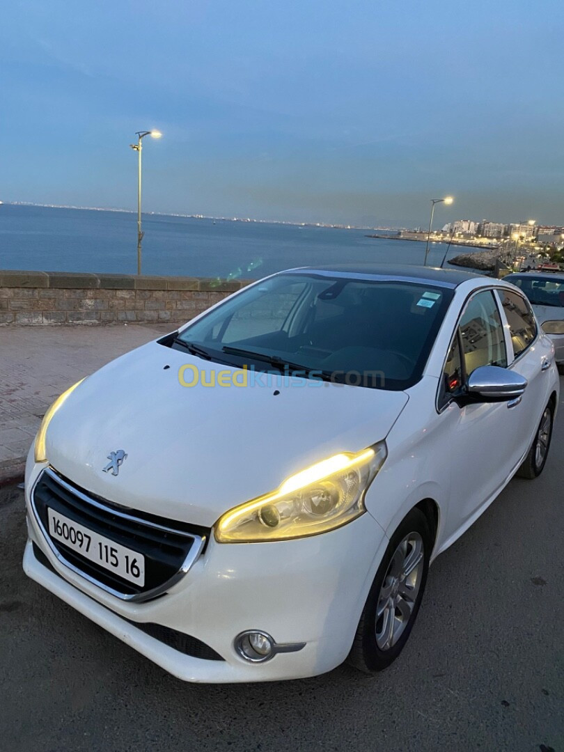 Peugeot 208 2015 Allure