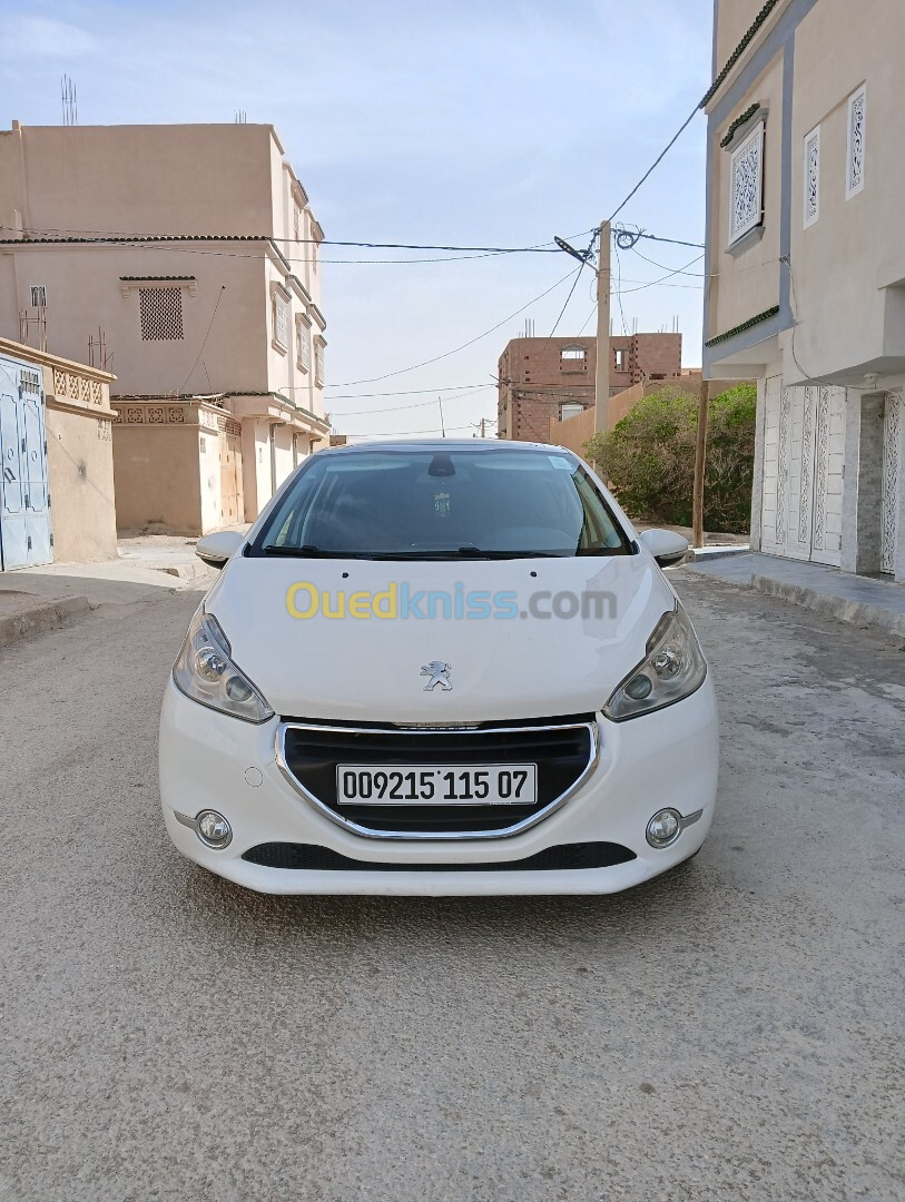 Peugeot 208 2015 Allure