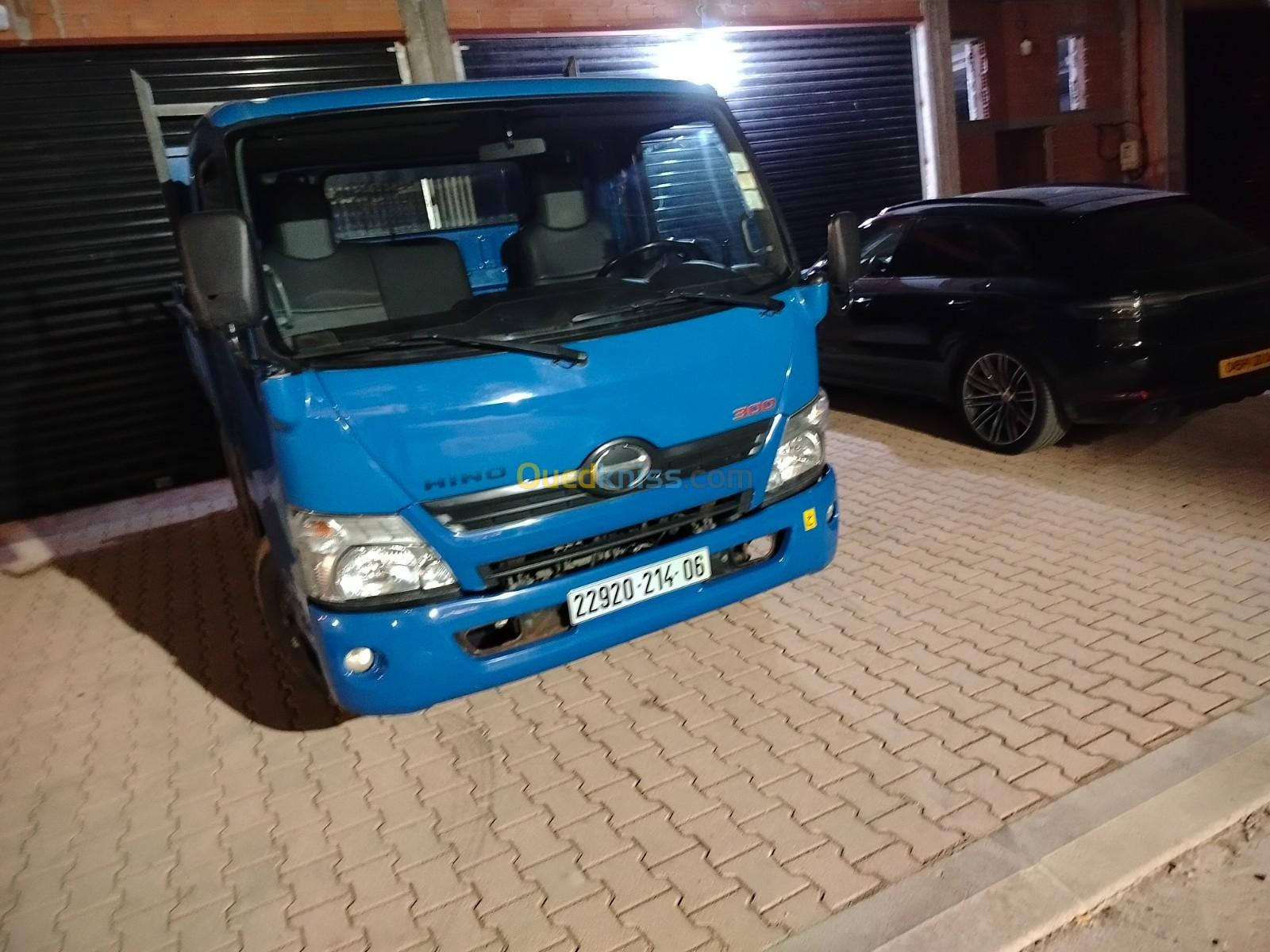 Hino 300 2014