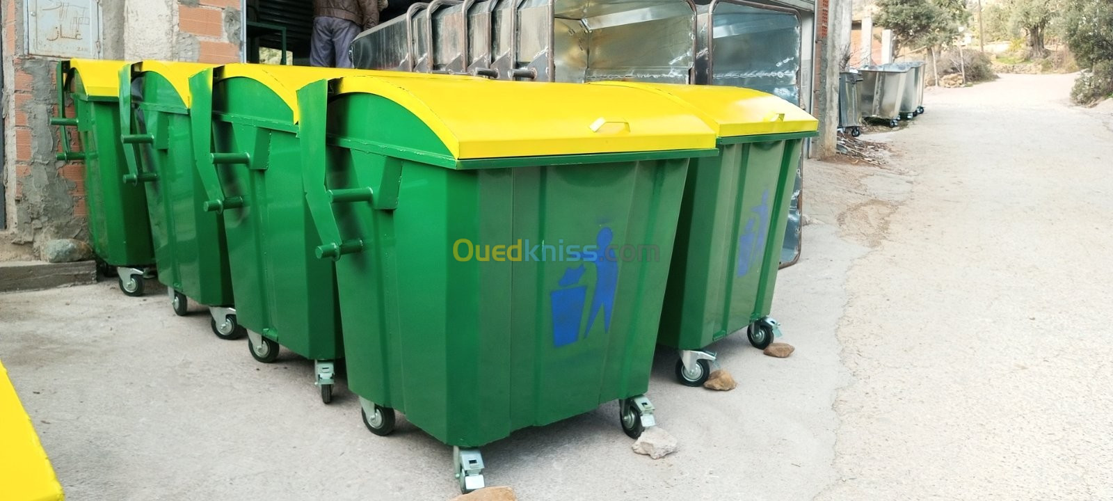 Poubelles métallique 