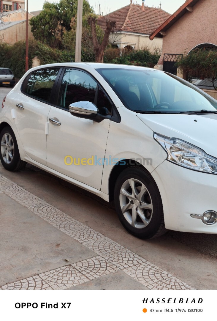 Peugeot 208 2015 Access Facelift