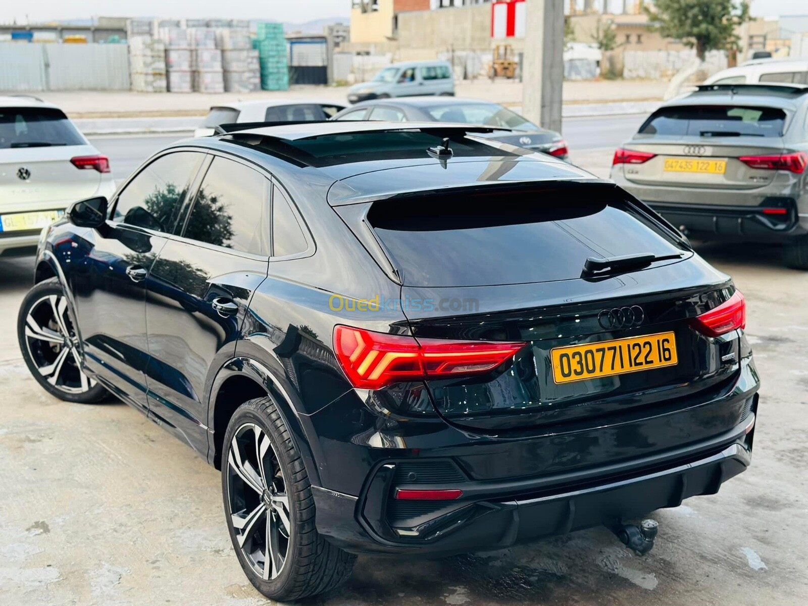 Audi Q3 2022 S line pack black