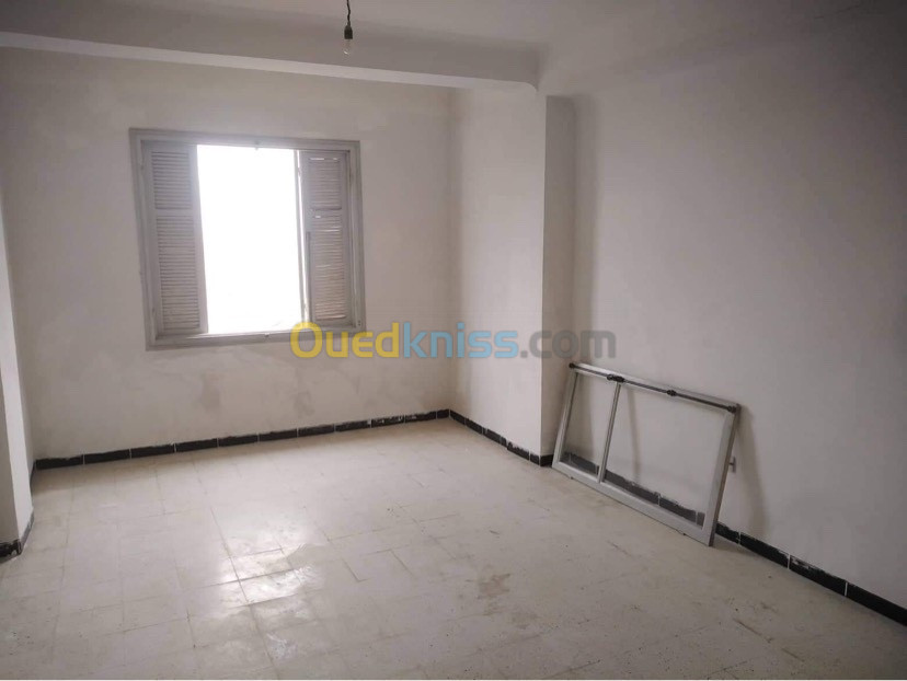 Vente Appartement F3 Bejaia Akbou