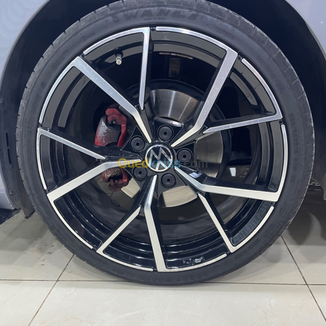 Volkswagen Golf 8 2023 Kite R line