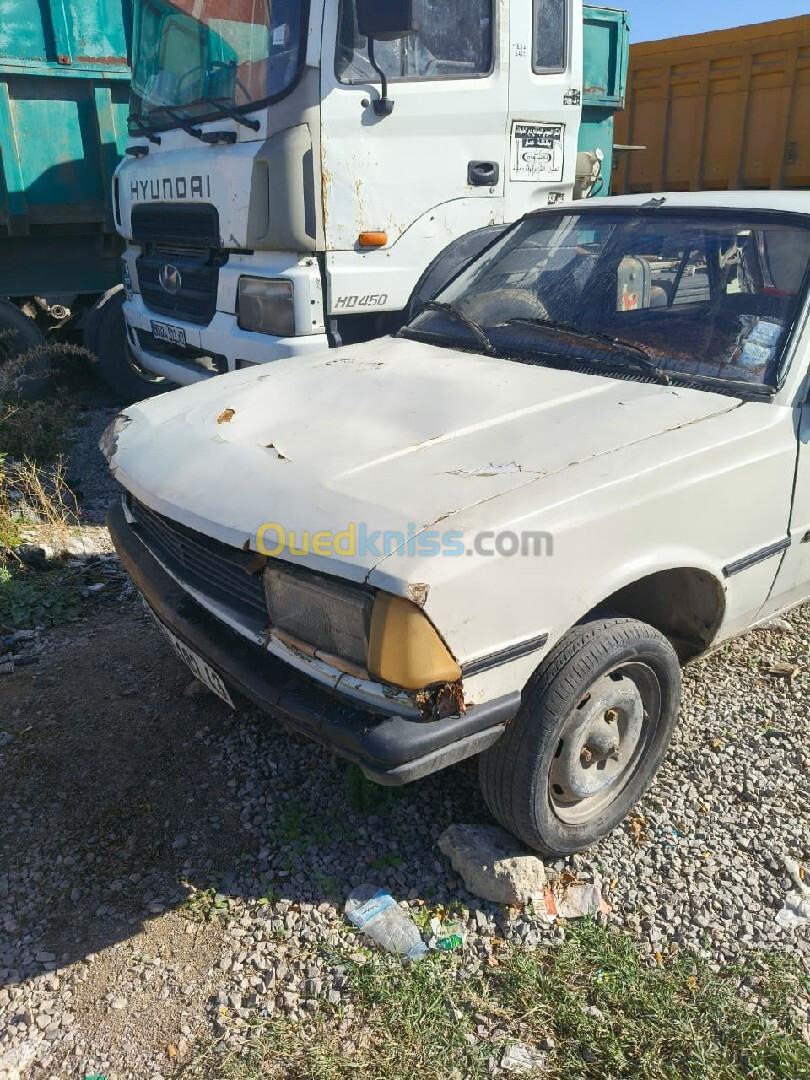 Peugeot 305 1982 305