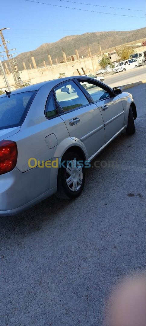 Chevrolet Optra 4 portes 2012 Optra 4 portes