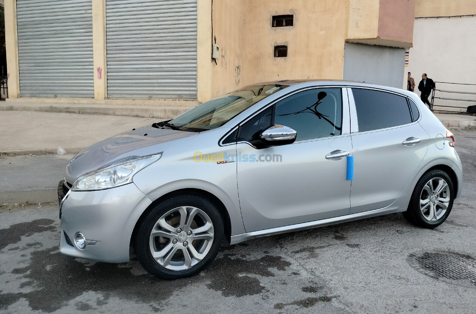 Peugeot 208 2015 Allure hdi