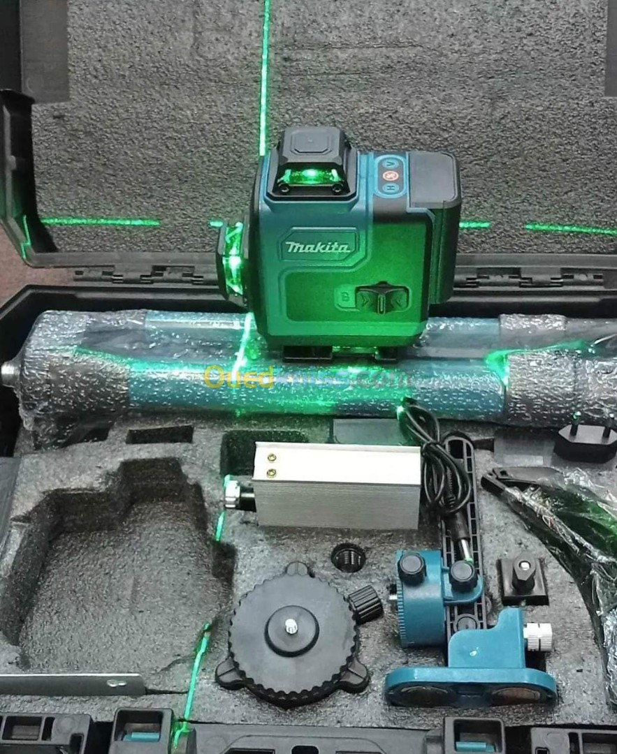 Niveau laser 4D makita 