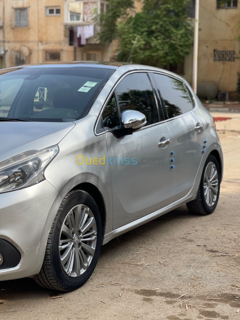 Peugeot 208 2016 Allure Facelift