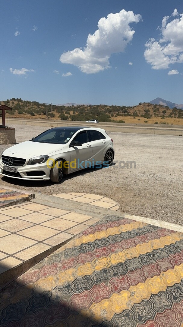 Mercedes Classe A 2015 180  Exclusif +