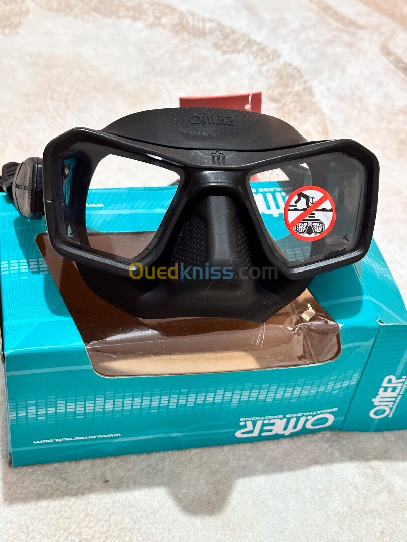 Aqua mask black