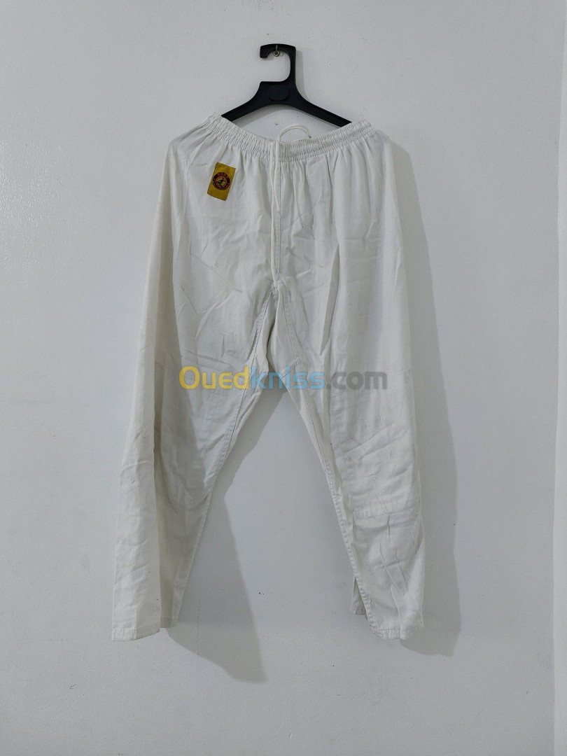 Kimono Judo Trés Bon Etat 4/170cm  