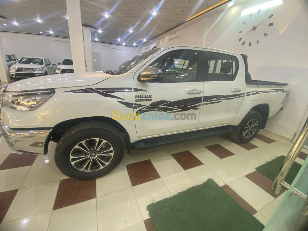 Toyota hilux 2023 4x4