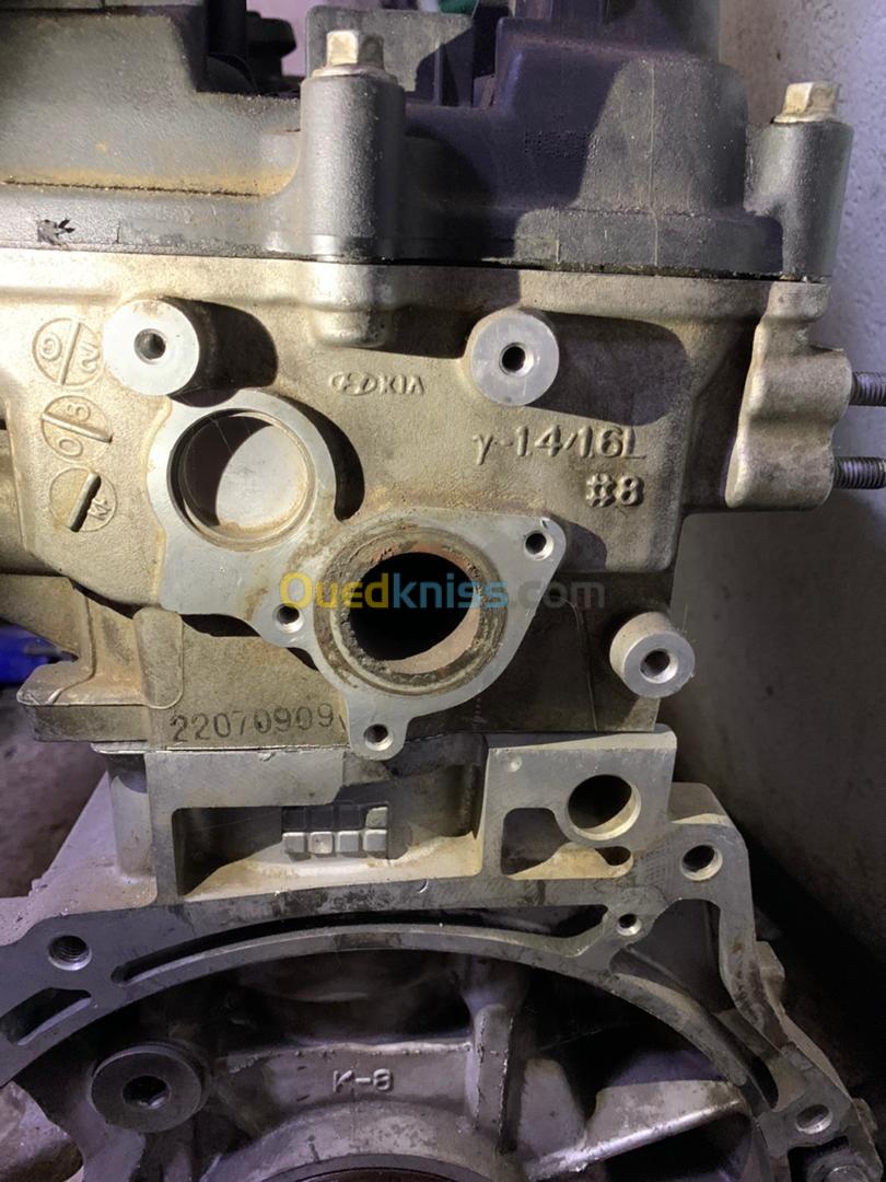 Moteur kia cerato essence 2012