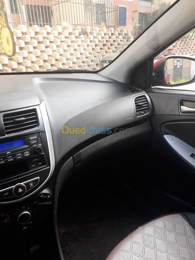 Hyundai Accent RB  5 portes 2015 Préstige