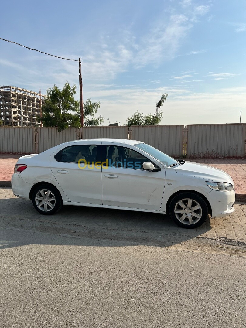 Peugeot 301 2015 Allure