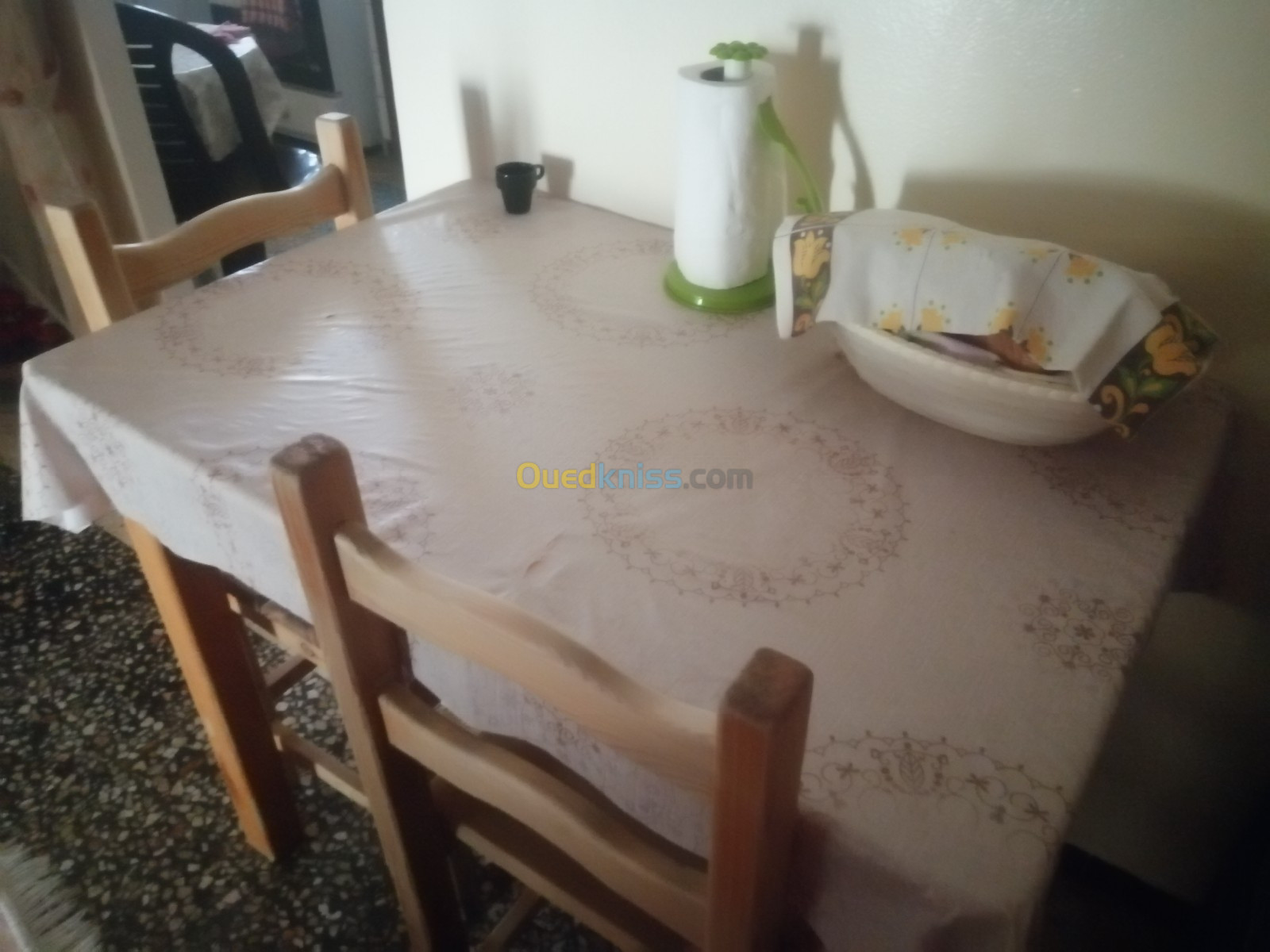 Table pour cuisine avec 4 chaise