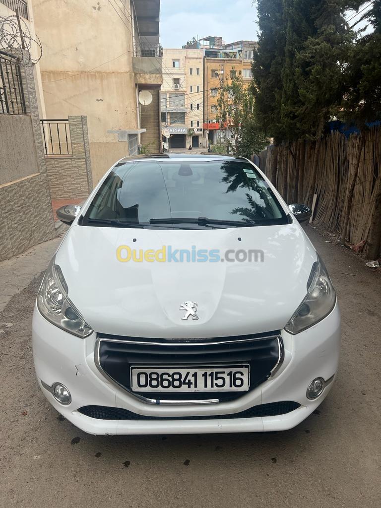 Peugeot 208 2015 Allure