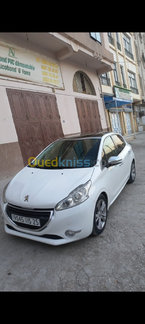 Peugeot 208 2015 Allure