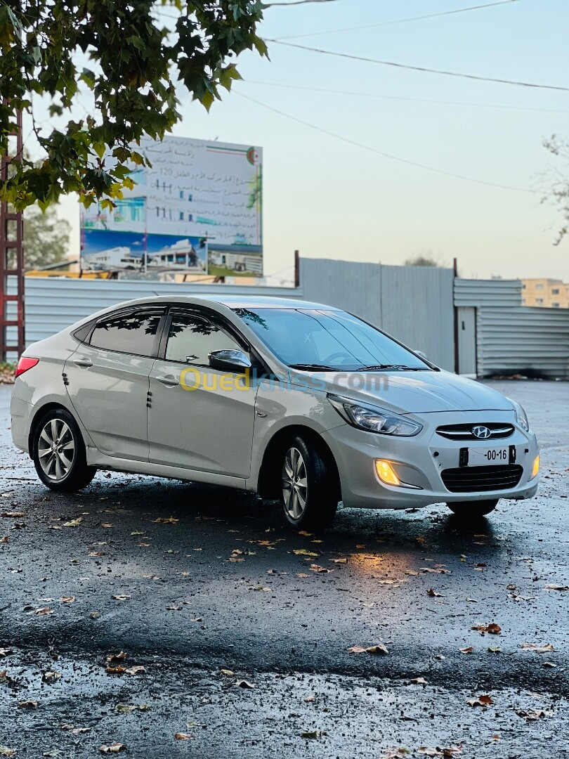 Hyundai Accent RB  4 portes 2018 Accent RB  4 portes