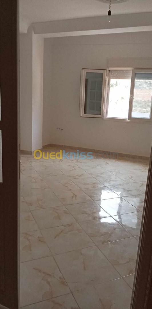 Location vacances Appartement F4 Chlef Tenes