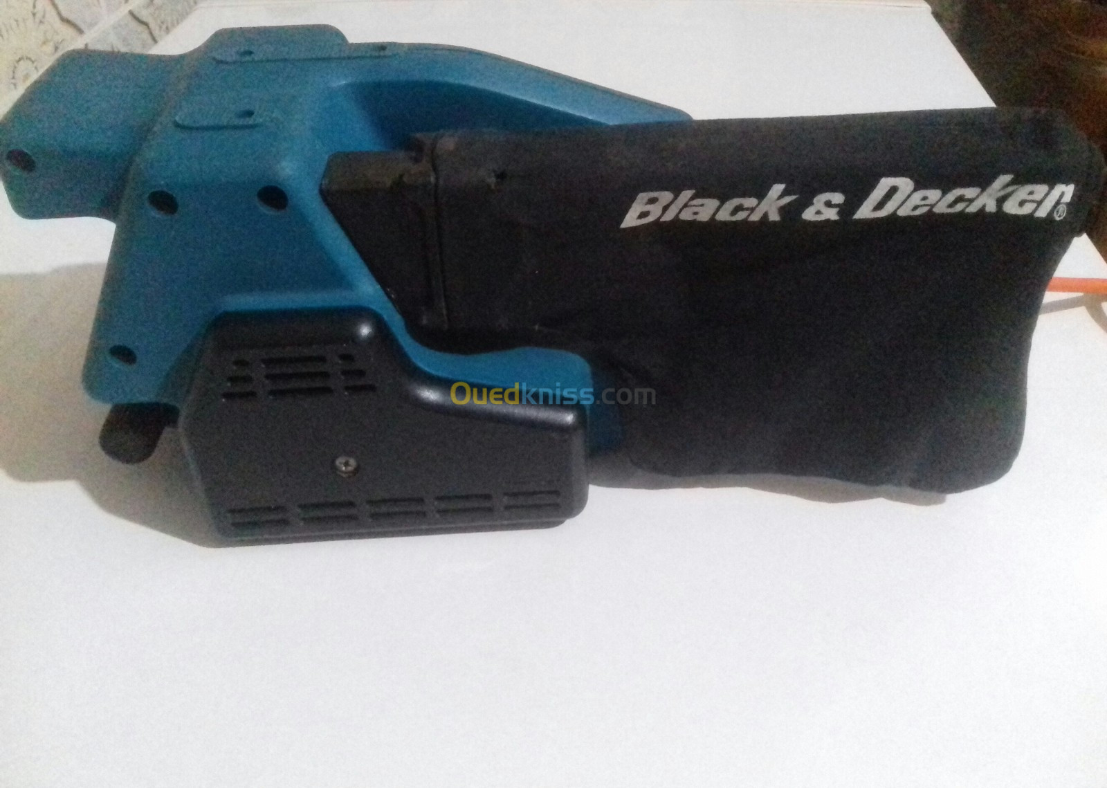    ponceuses à bande black and decker dn83