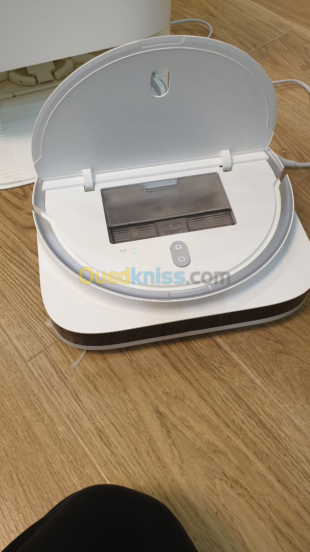 Xiaomi Mijia Self-Cleaning Robot Vacuum-Mop Pro