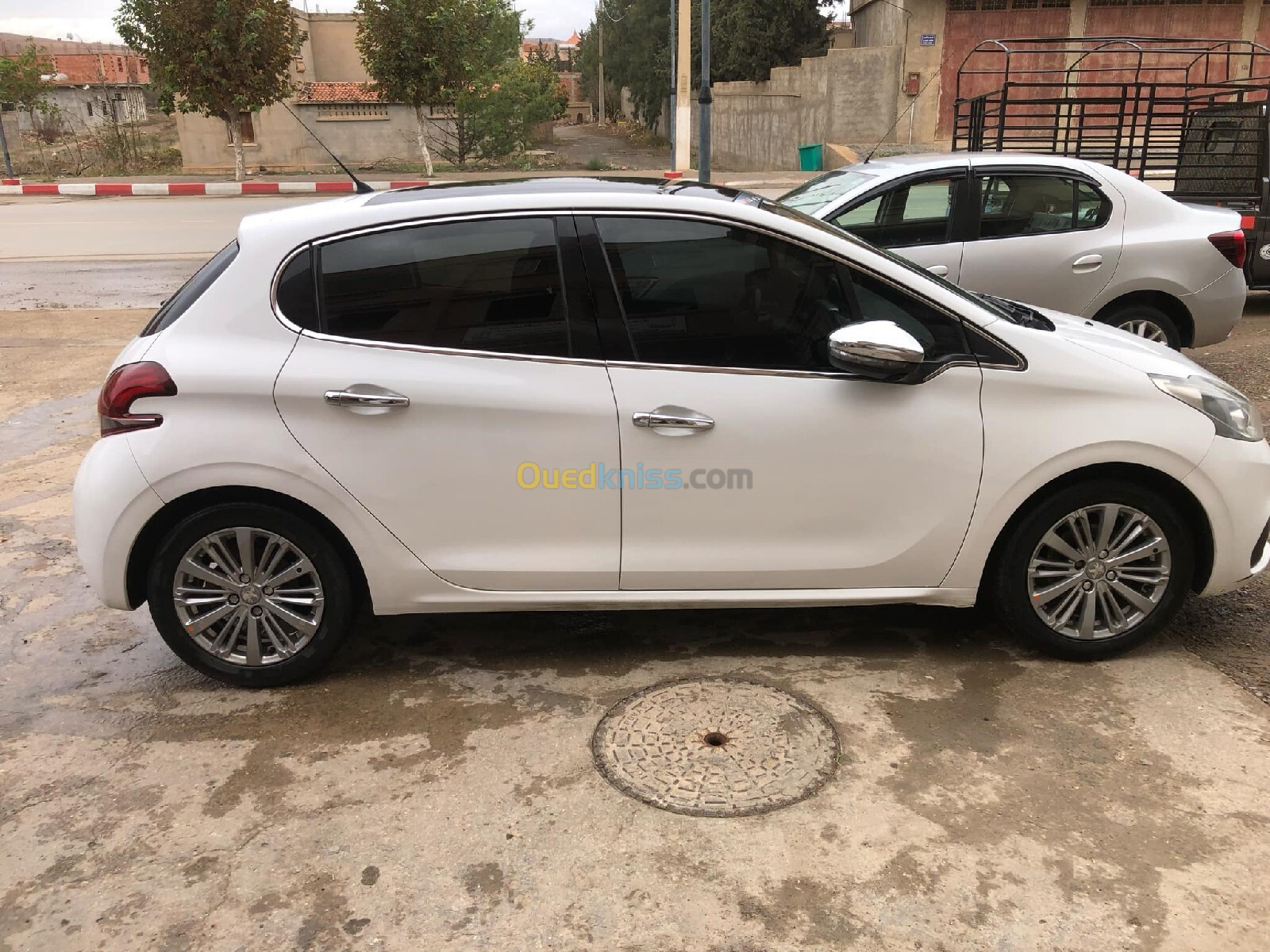 Peugeot 208 2015 Active Facelift