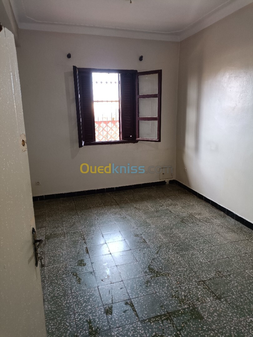 Location Niveau De Villa F3 Chlef Ouled fares