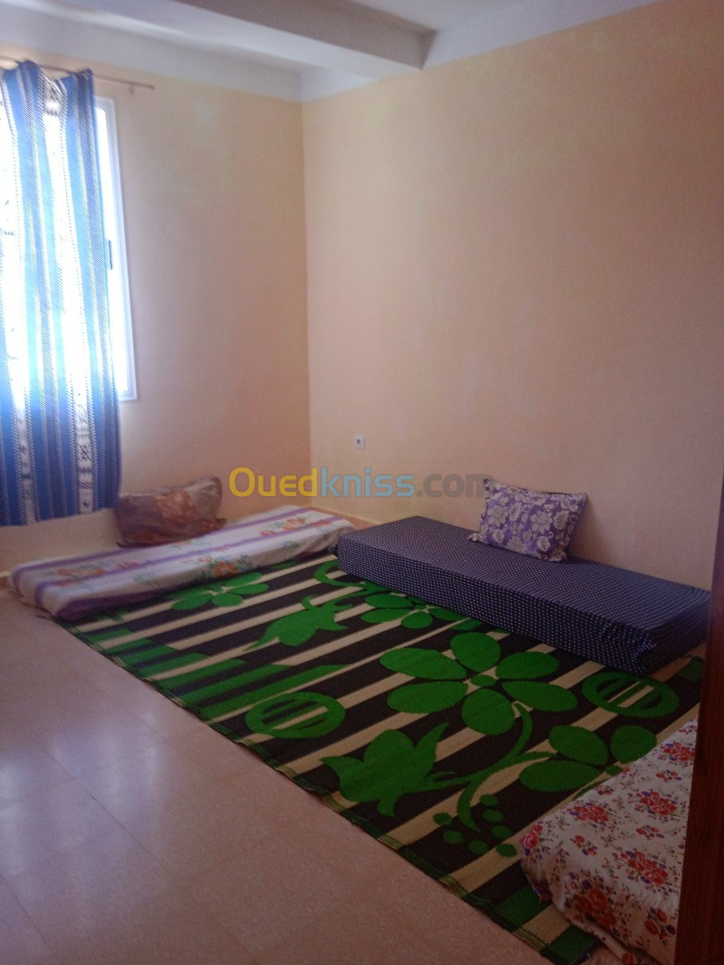 Location vacances Appartement F3 Skikda Collo