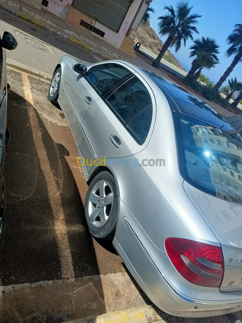 Mercedes E220 2003 