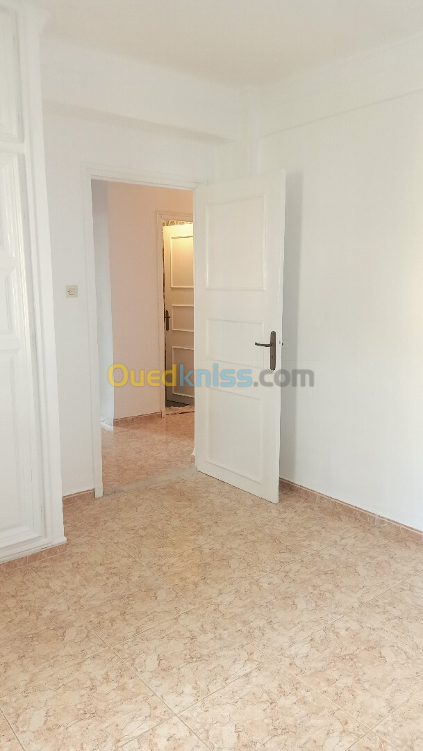 Location Appartement F4 Alger Said hamdine