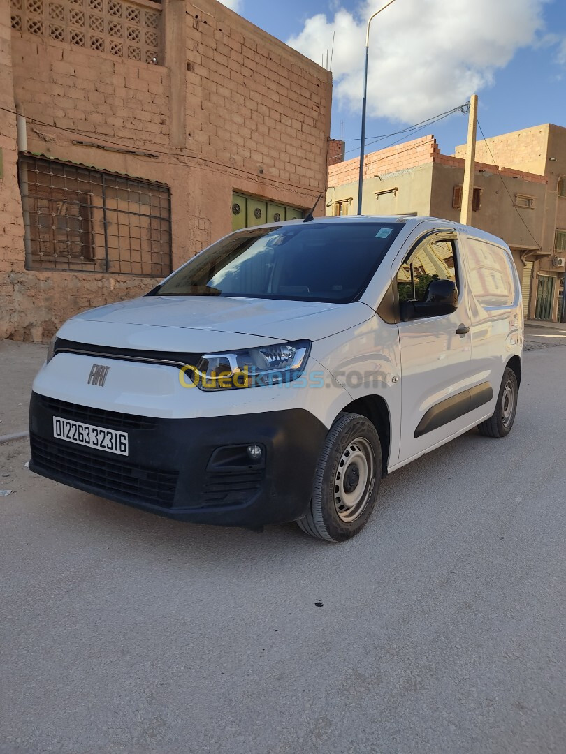 Fiat Professional Doblo 2023 Italeien