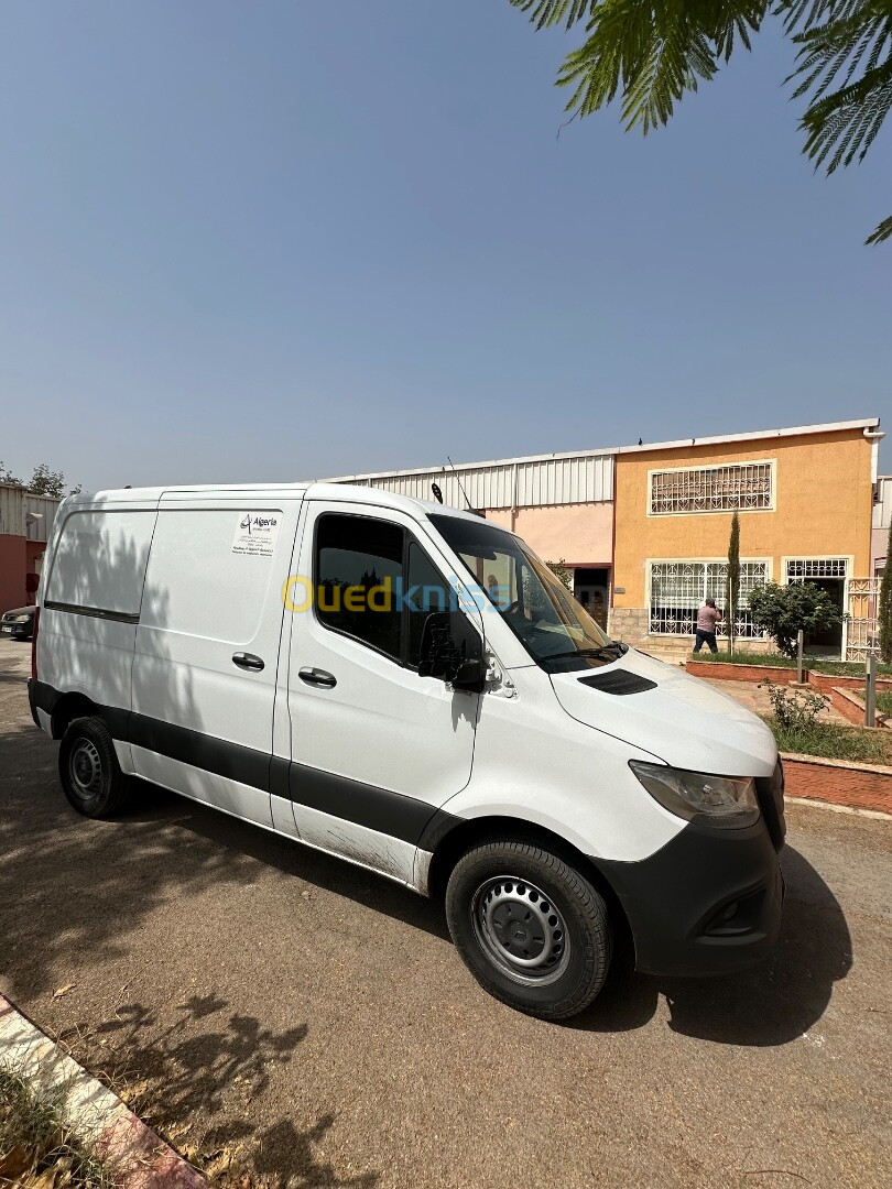 Mercedes Benz Sprinter 2021